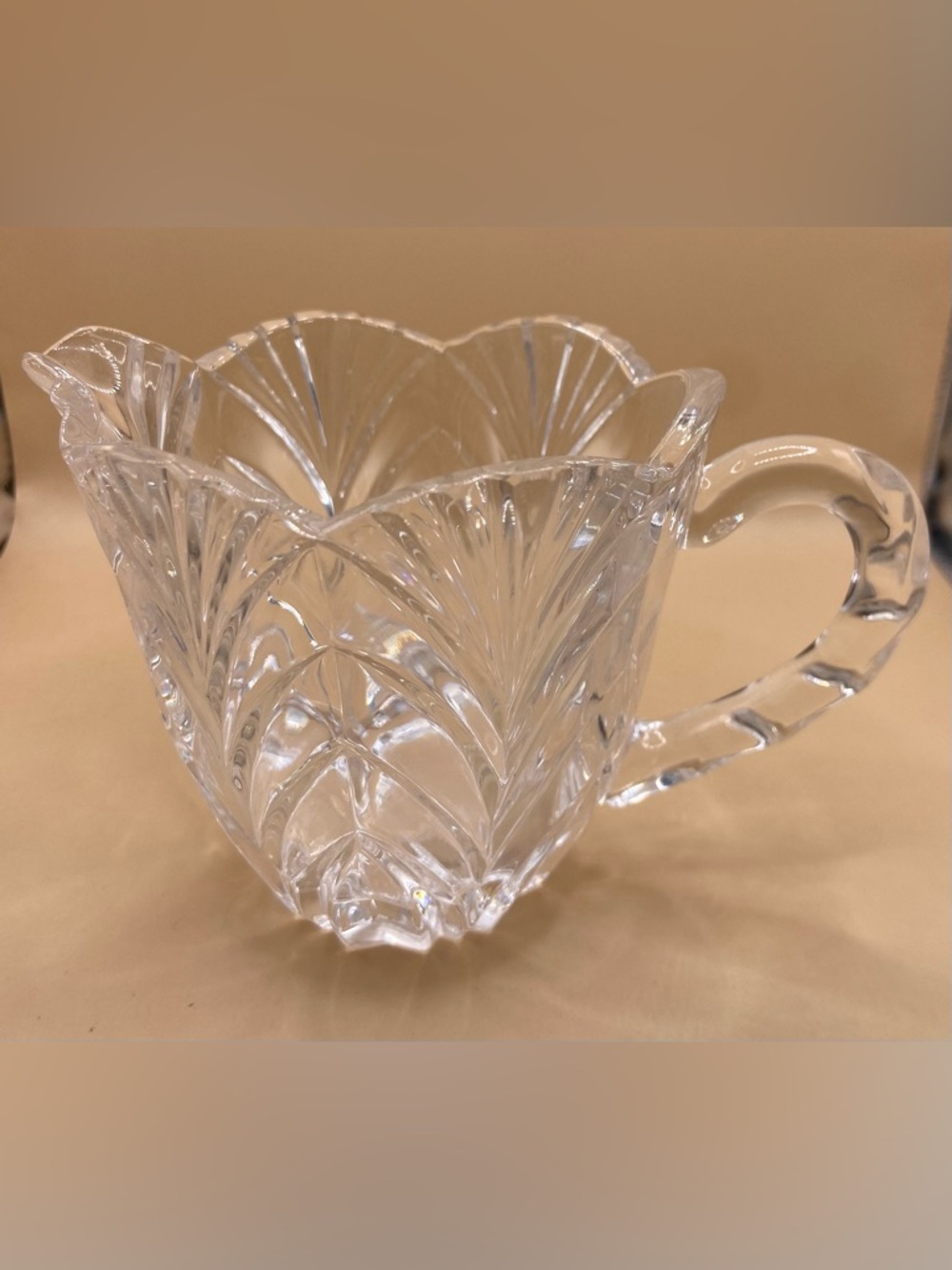 Crystal Glass Creamer  with Decorative Crystal Treasury
by NORITAKE
